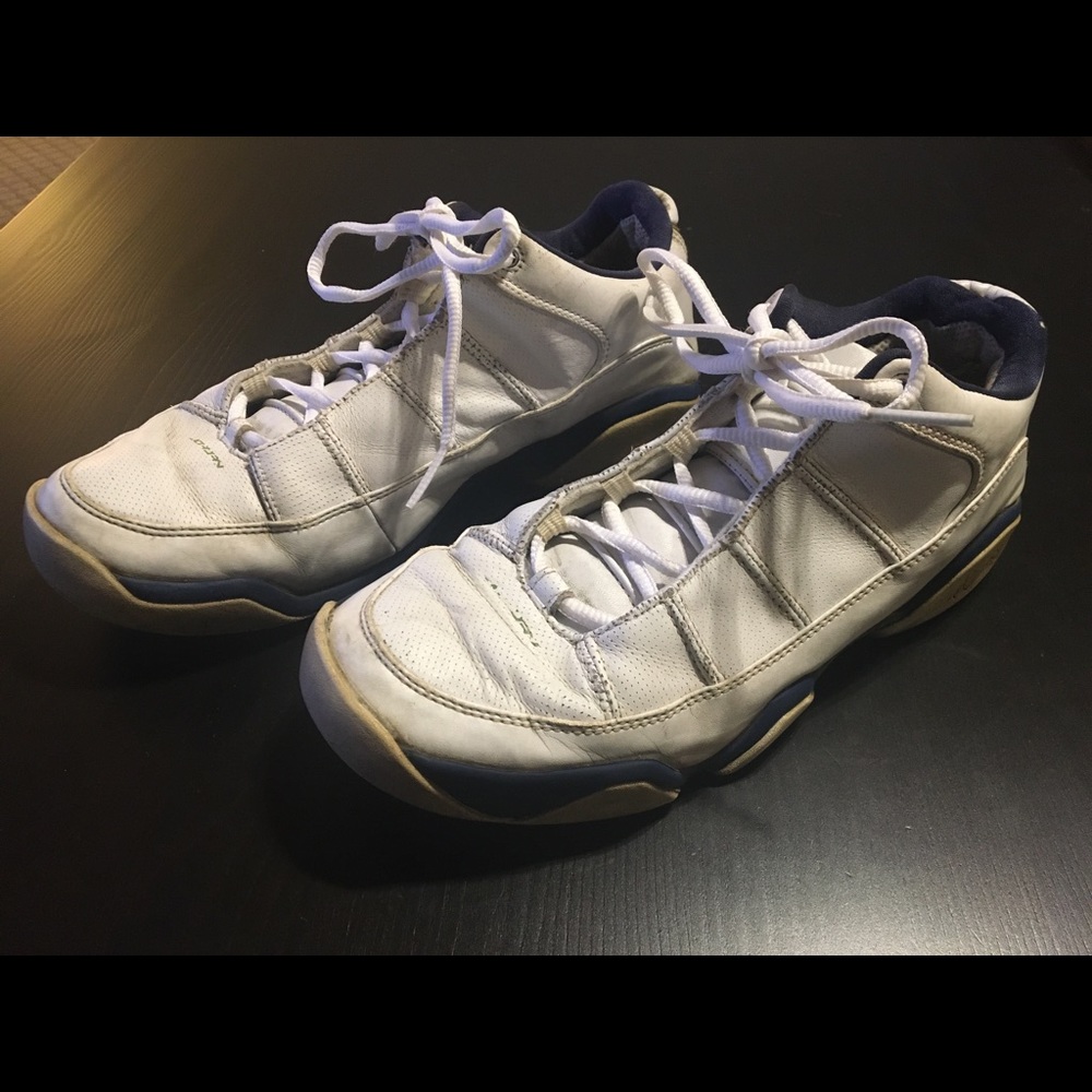 Nike Jordan 9.5 low shoes men’s size 9.5